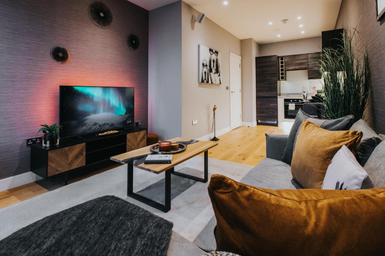 Circa17- Entire Apt, Free Parking, Gym, City Central & Free Netflix Bracknell Exterior foto