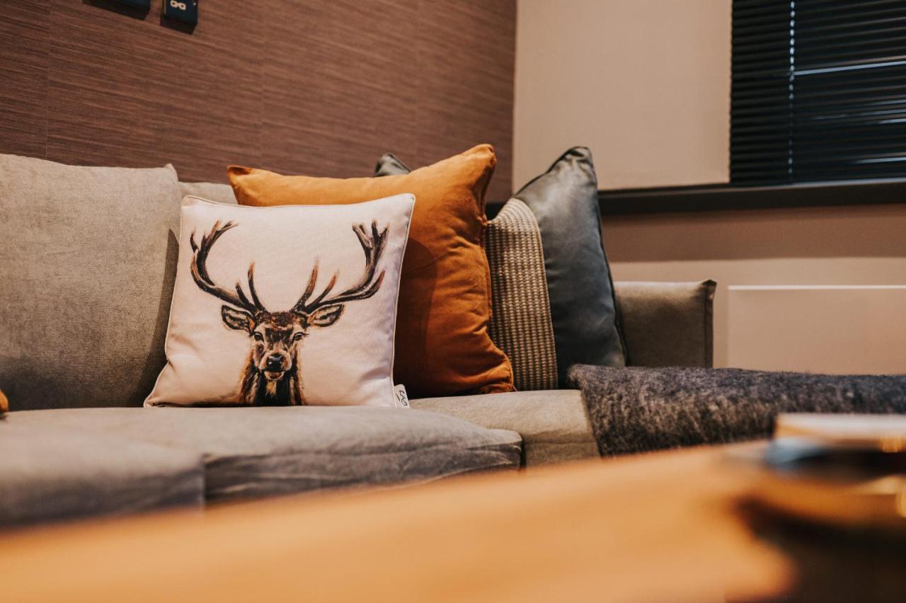 Circa17- Entire Apt, Free Parking, Gym, City Central & Free Netflix Bracknell Exterior foto