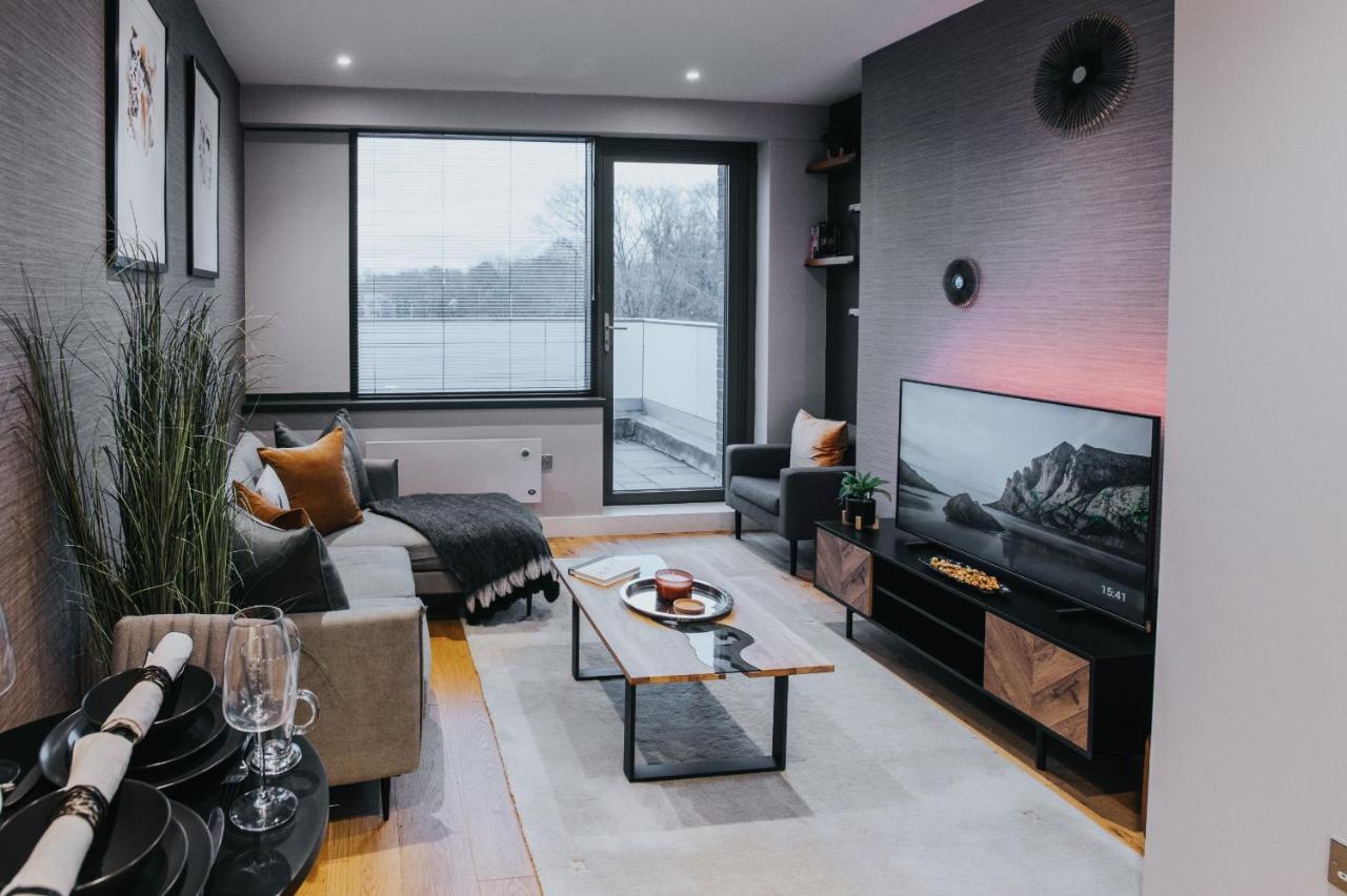 Circa17- Entire Apt, Free Parking, Gym, City Central & Free Netflix Bracknell Exterior foto